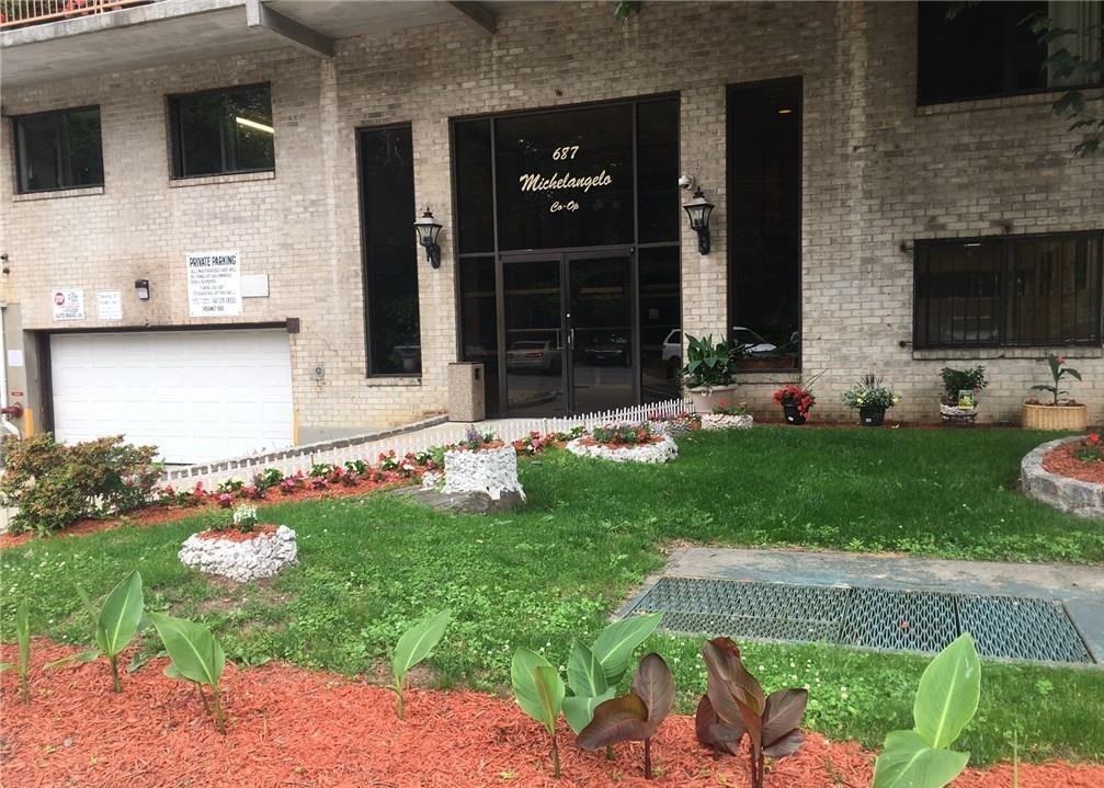 687 Bronx River Road #8h