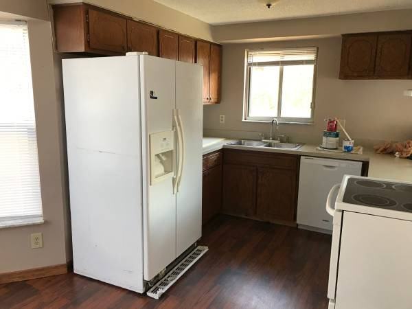 5800 Meadowhurst Way - Photo 2 of 10