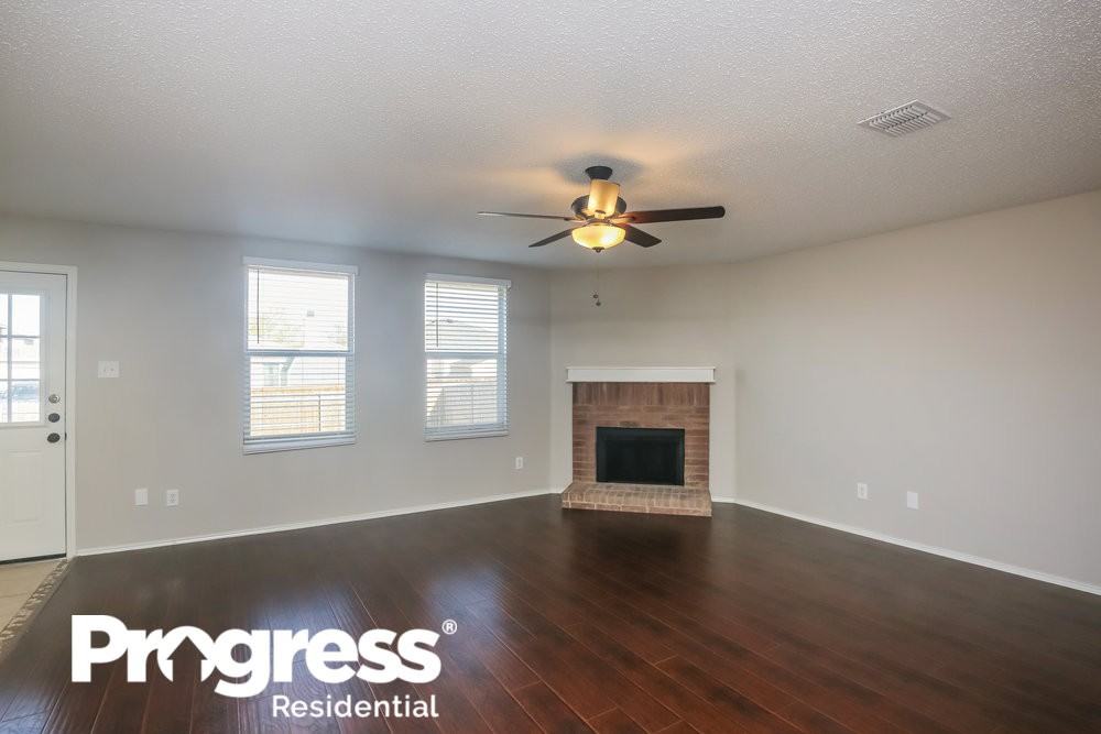 1415 Gentle Rain Dr - Photo 3 of 16