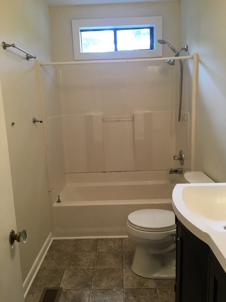 106 Hawkins St - Photo 2 of 7
