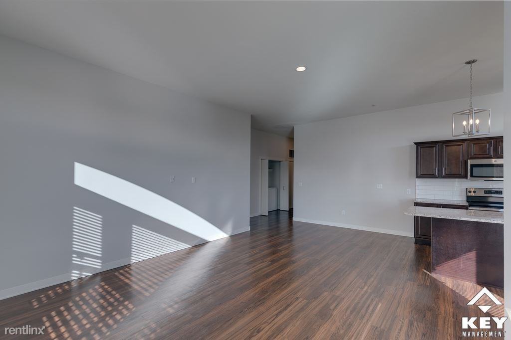 Uptown Landing - Photo 3 of 26