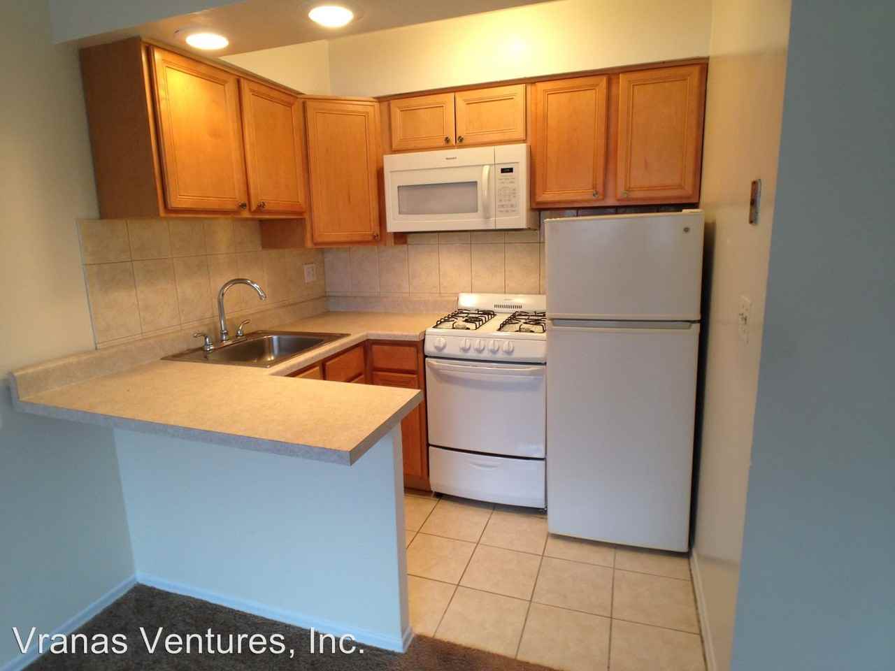 6758 N. Sheridan Rd. Apartments for Rent in Rogers Park, Chicago, IL 60626 with 2 Floorplans