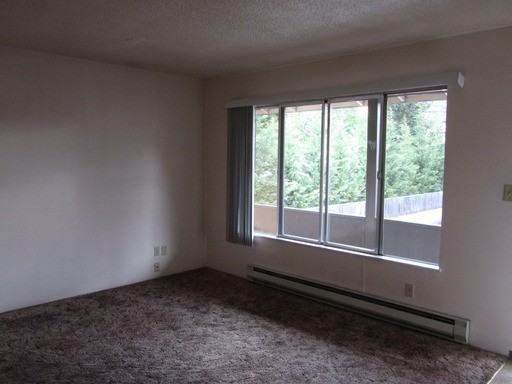660 NE Winchester St - Photo 2 of 6