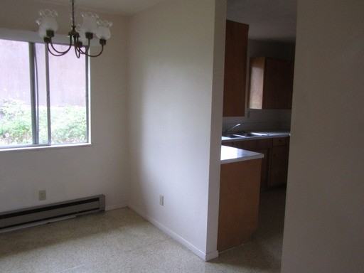660 NE Winchester St - Photo 3 of 6