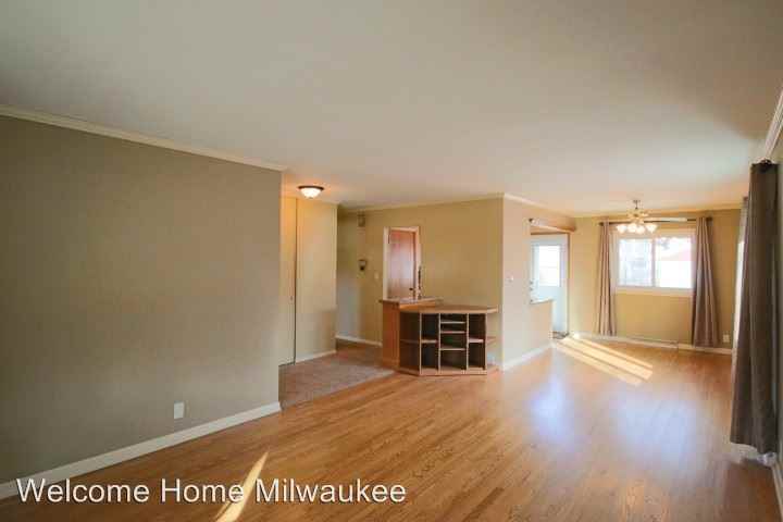 8634 N 54th St - Photo 3 of 21