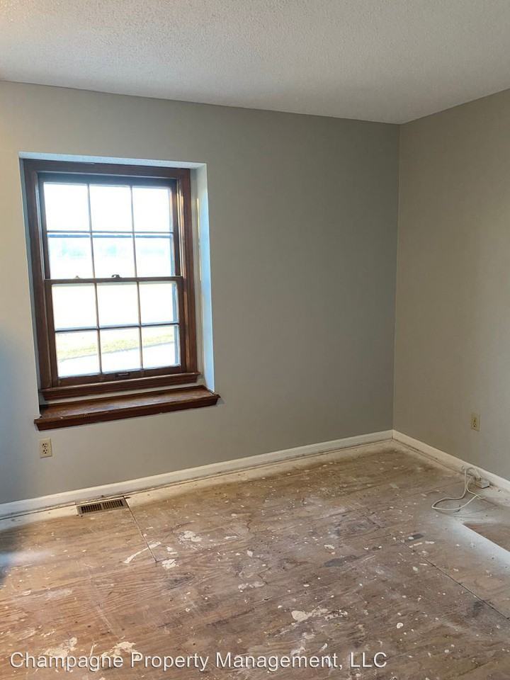 1112 SE 8th St 1114 SE 8th St - Photo 2 of 6