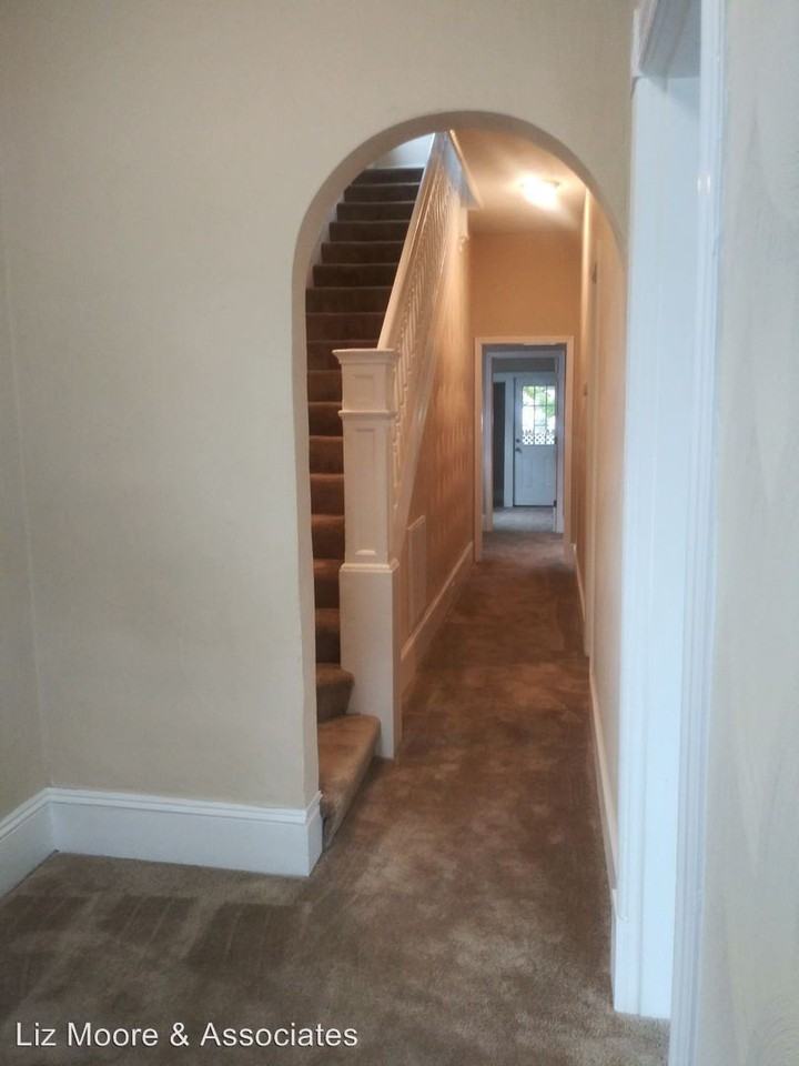 322 49th Street - Photo 3 of 22