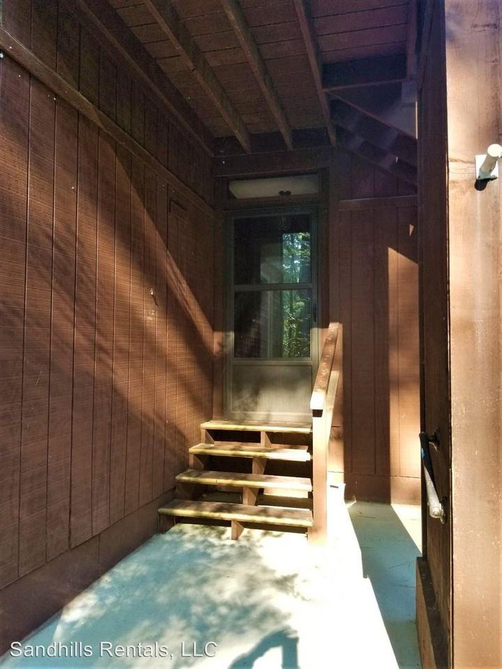 903 Dover St - Photo 3 of 4