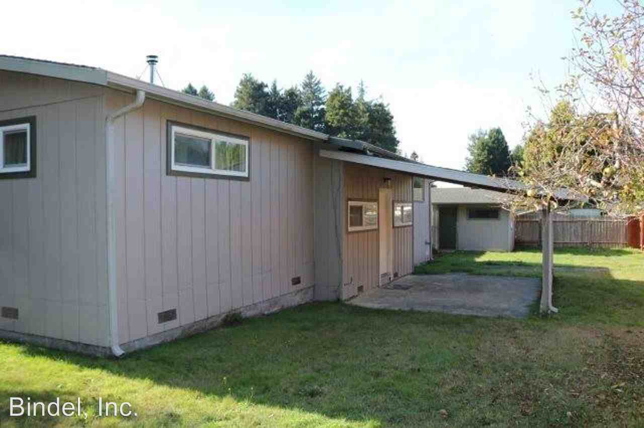 2085 Fern St - Photo 2 of 39