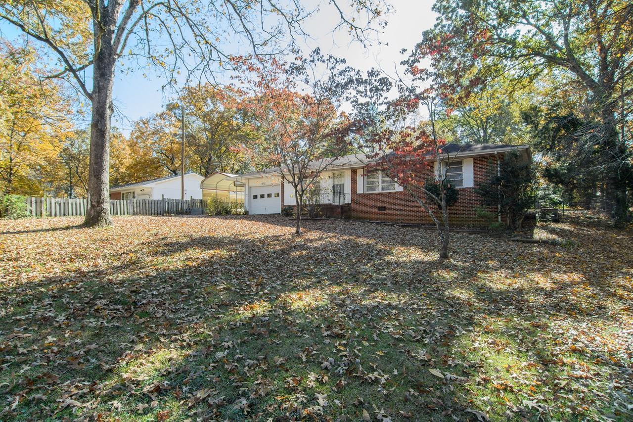 207 Forest Hills Cir - Photo 2 of 37