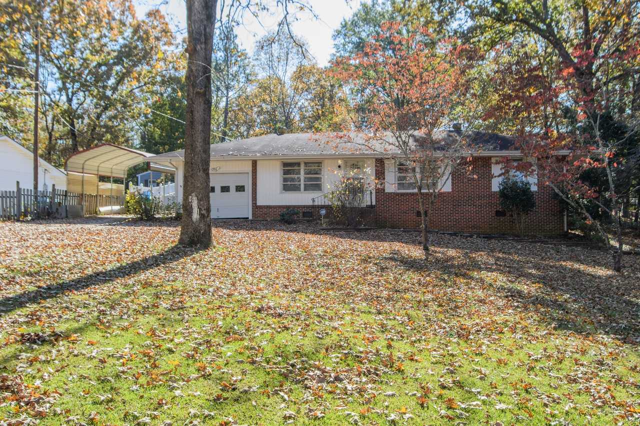 207 Forest Hills Cir - Photo 3 of 37