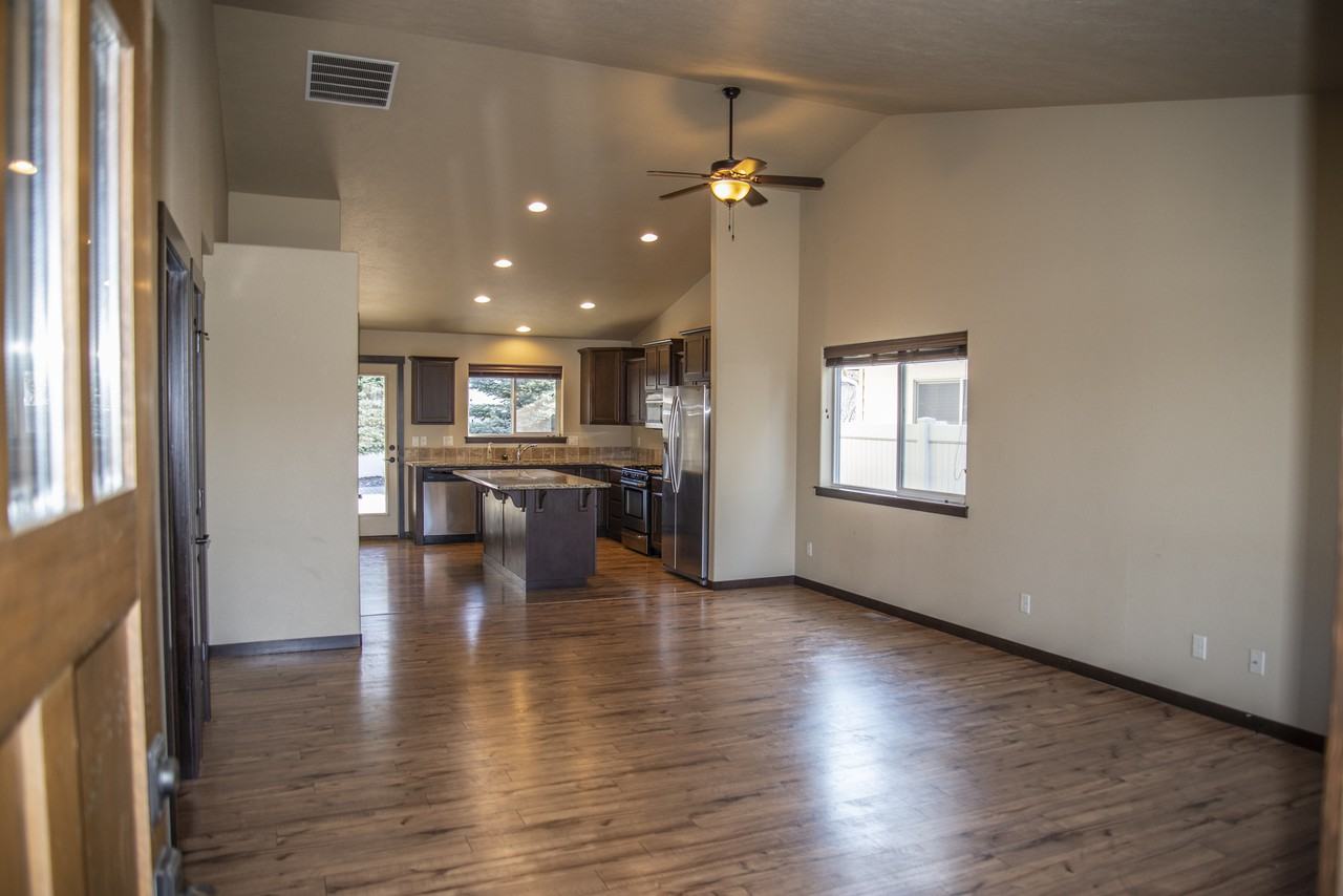 7719 N Goodwater Loop - Photo 3 of 19