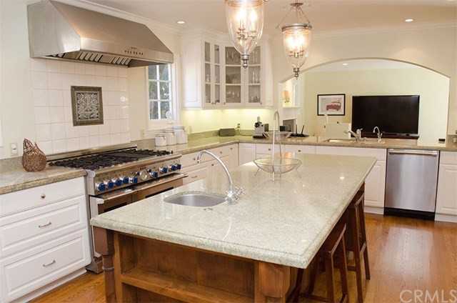 3584 Yorkshire Road - Photo 2 of 31