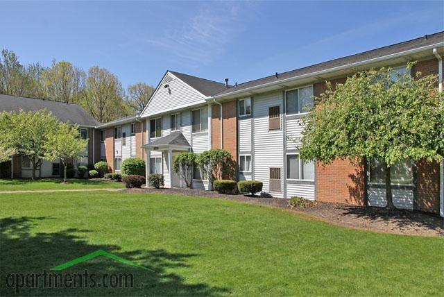 Fox Run Apartments - Photo 3 of 10