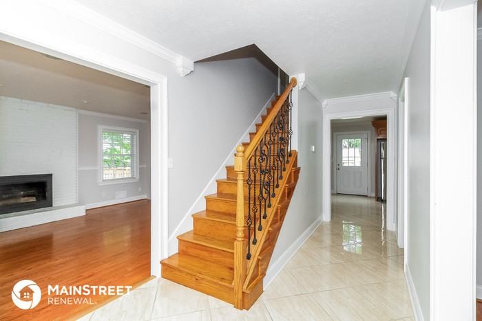 6611 Moorhaven Drive - Photo 3 of 15