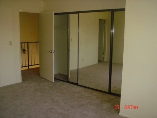 10711 Walnut St - Photo 3 of 8