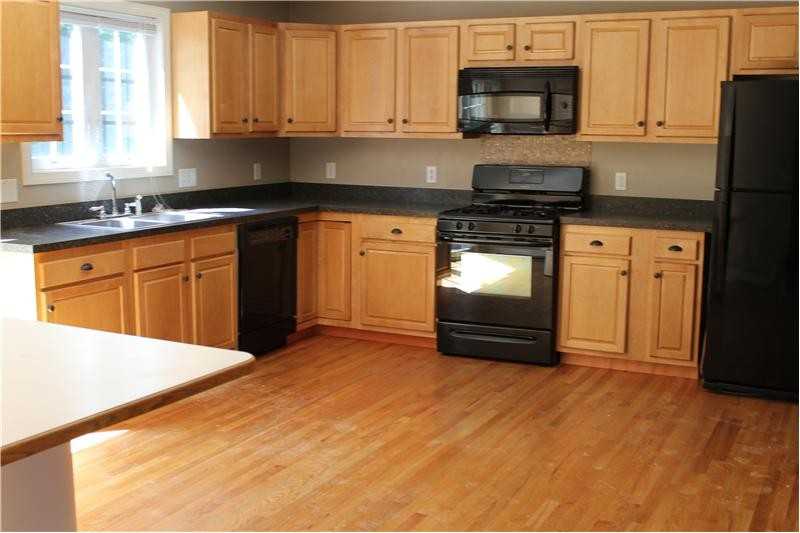 36 Carpenter Rd - Photo 2 of 32