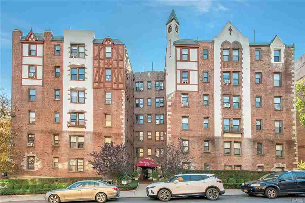 312 Main Street 4B, White Plains, NY 10601 2 Bedroom Condo for Rent