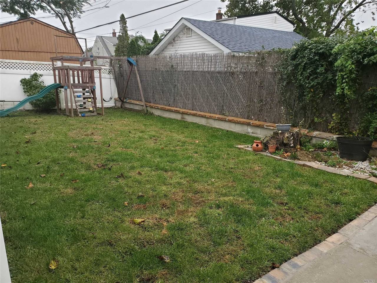 63 Carnation Rd - Photo 3 of 17