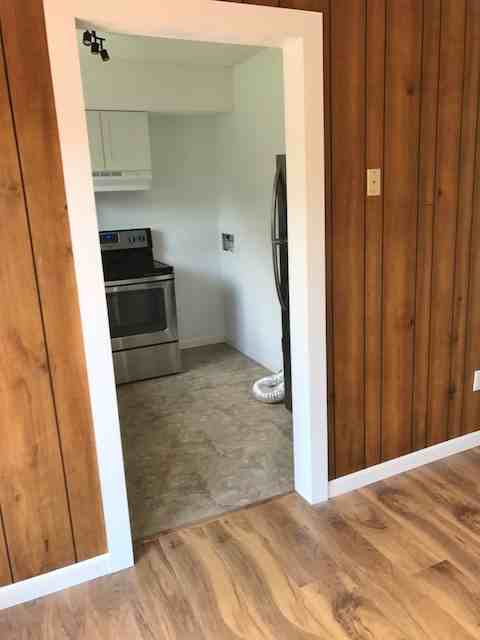 203 Oakwood Rd - Photo 2 of 12