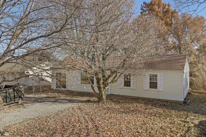15015 White Avenue - Photo 3 of 24
