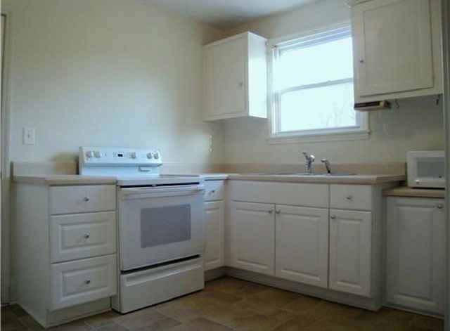 714 Groves Park Road - Photo 3 of 7