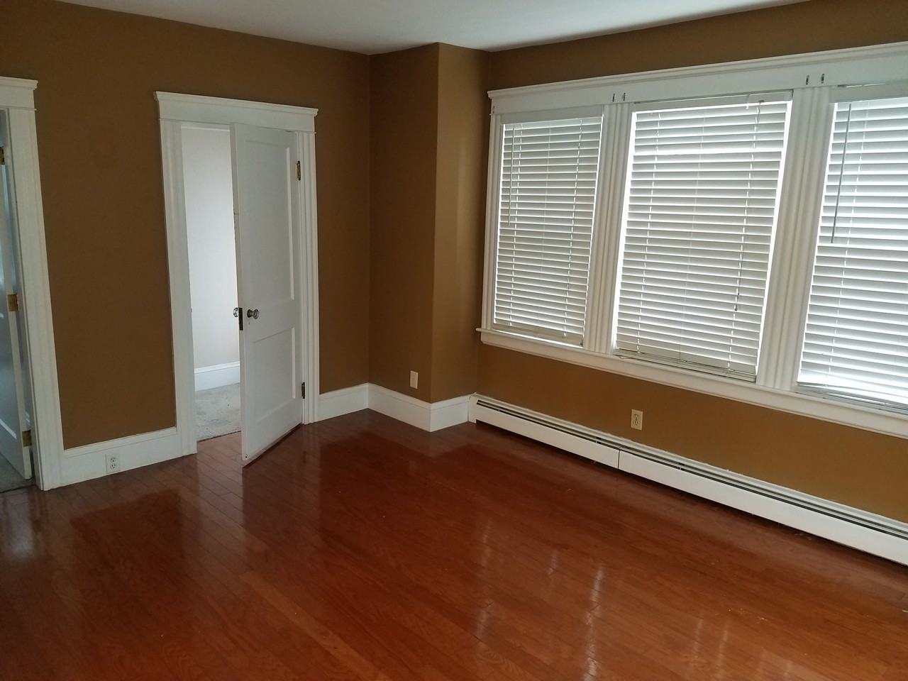 1853 Smith Street - Photo 2 of 9