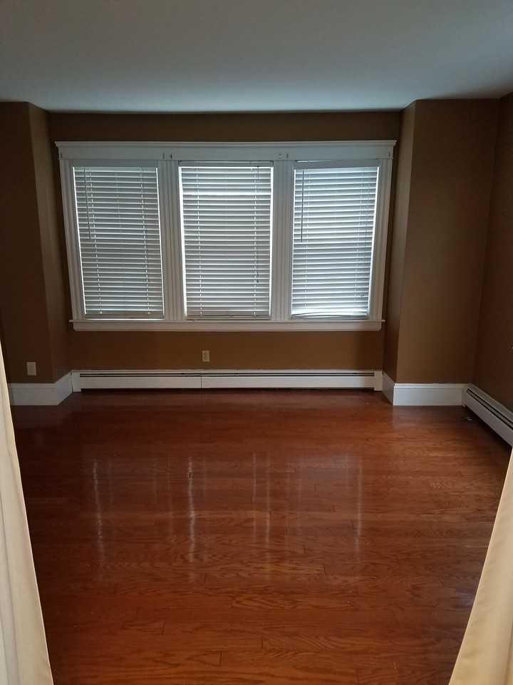 1853 Smith Street - Photo 3 of 9