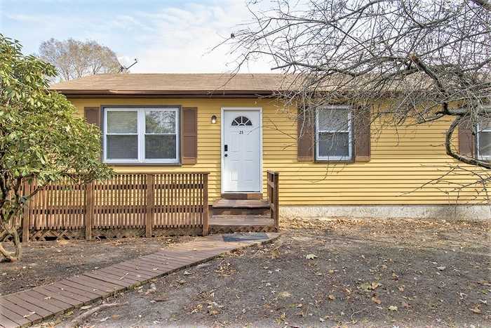 25 Johns Way - Photo 2 of 12