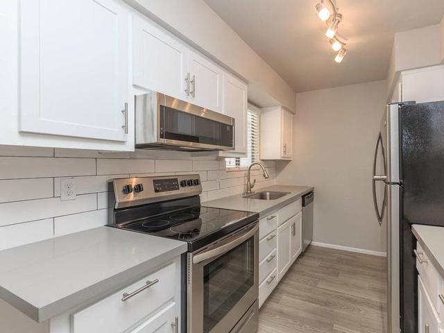 2107 W Broadway Rd - Photo 3 of 10