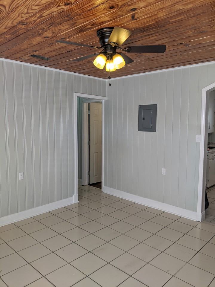 16 W Cooper Dr - Photo 2 of 4