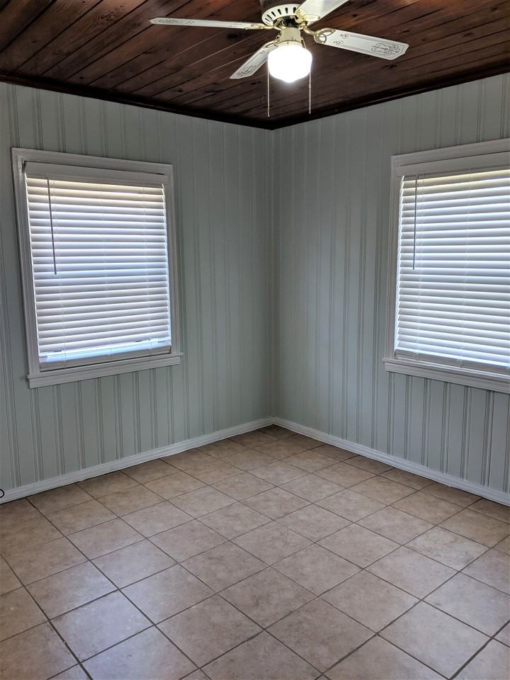 16 W Cooper Dr - Photo 3 of 4