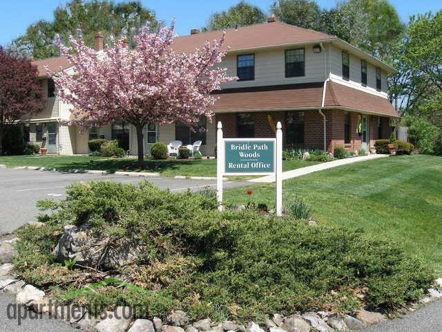 Bridle Path Woods - Photo 3 of 11