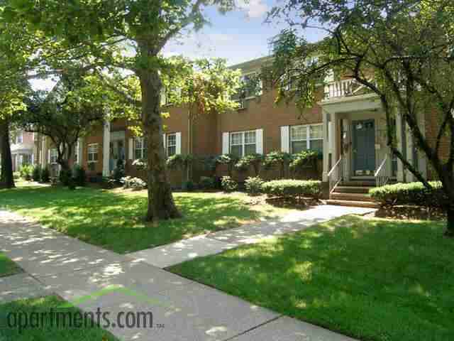 Park Lane Apartments - Photo 2 of 8