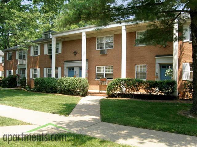 Park Lane Apartments - Photo 3 of 8