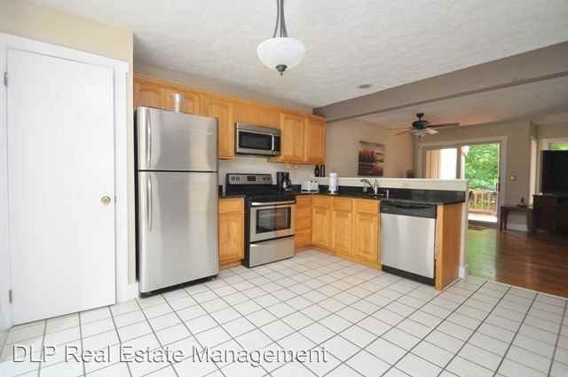 533 Rondaxe Lane - Photo 2 of 16