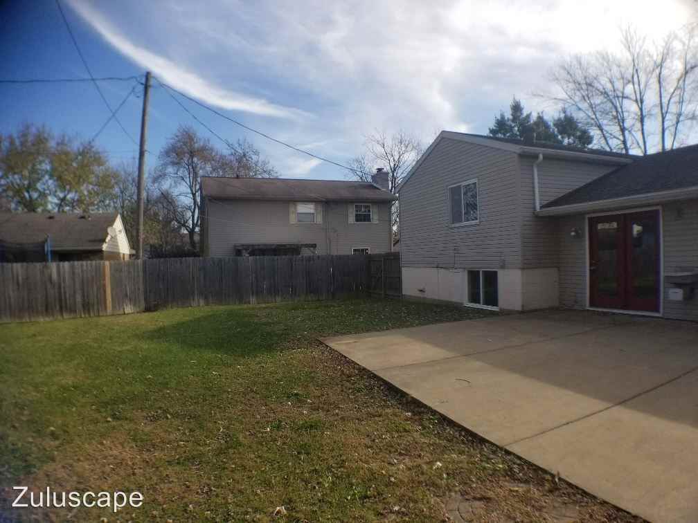 4008 Deer Trail - Photo 3 of 18