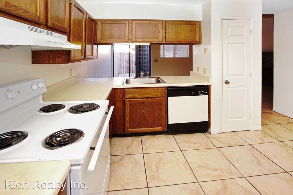 1604 E. Blacklidge Drive - Photo 3 of 7