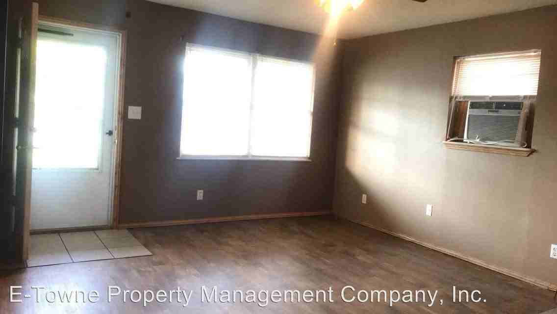 121 W Mulberry - Photo 3 of 8