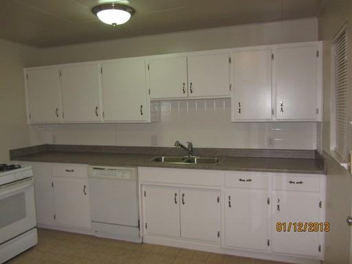 12800 Dean St - Photo 3 of 7