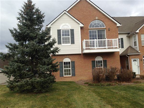 2 Bedroom 2 Bathroom Condo - Photo 2 of 12