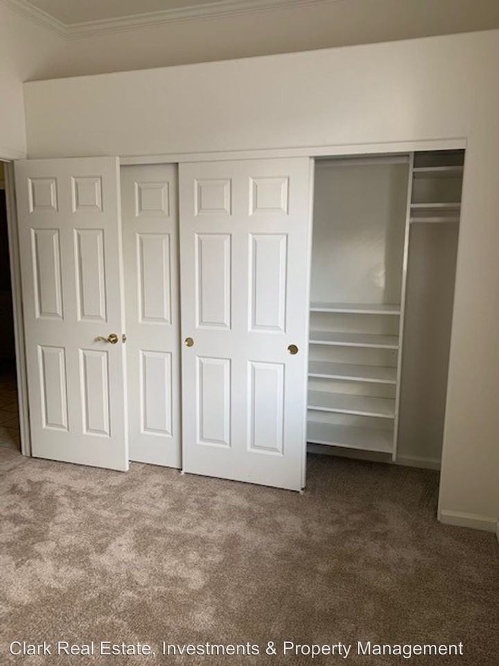 3090 Roxbury Drive - Photo 2 of 22