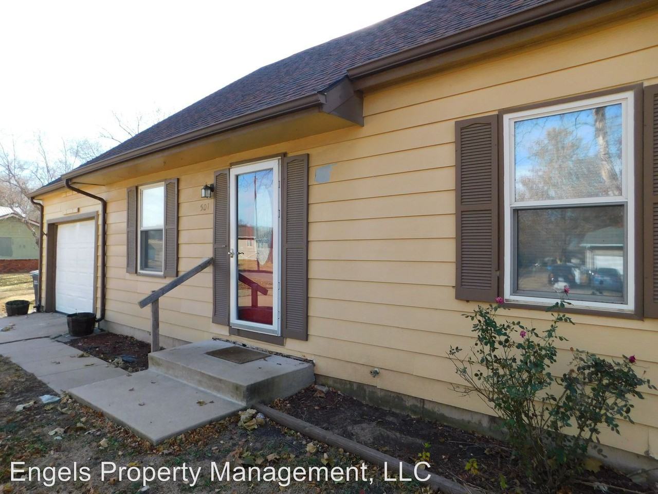 501 W Clark - Photo 2 of 30