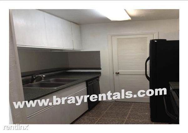 261 Coventry Ct #38 - Photo 3 of 9