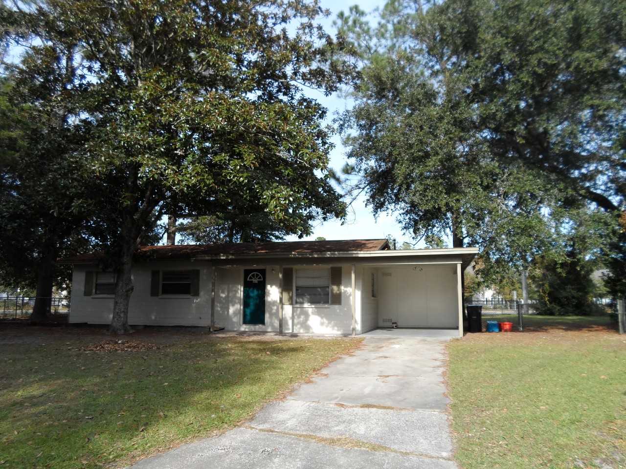 3827 Ne 13th Dr - Photo 2 of 10