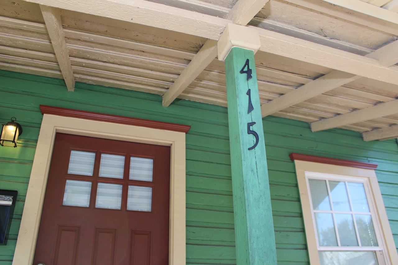 415 Nw 4th St - Photo 2 of 9