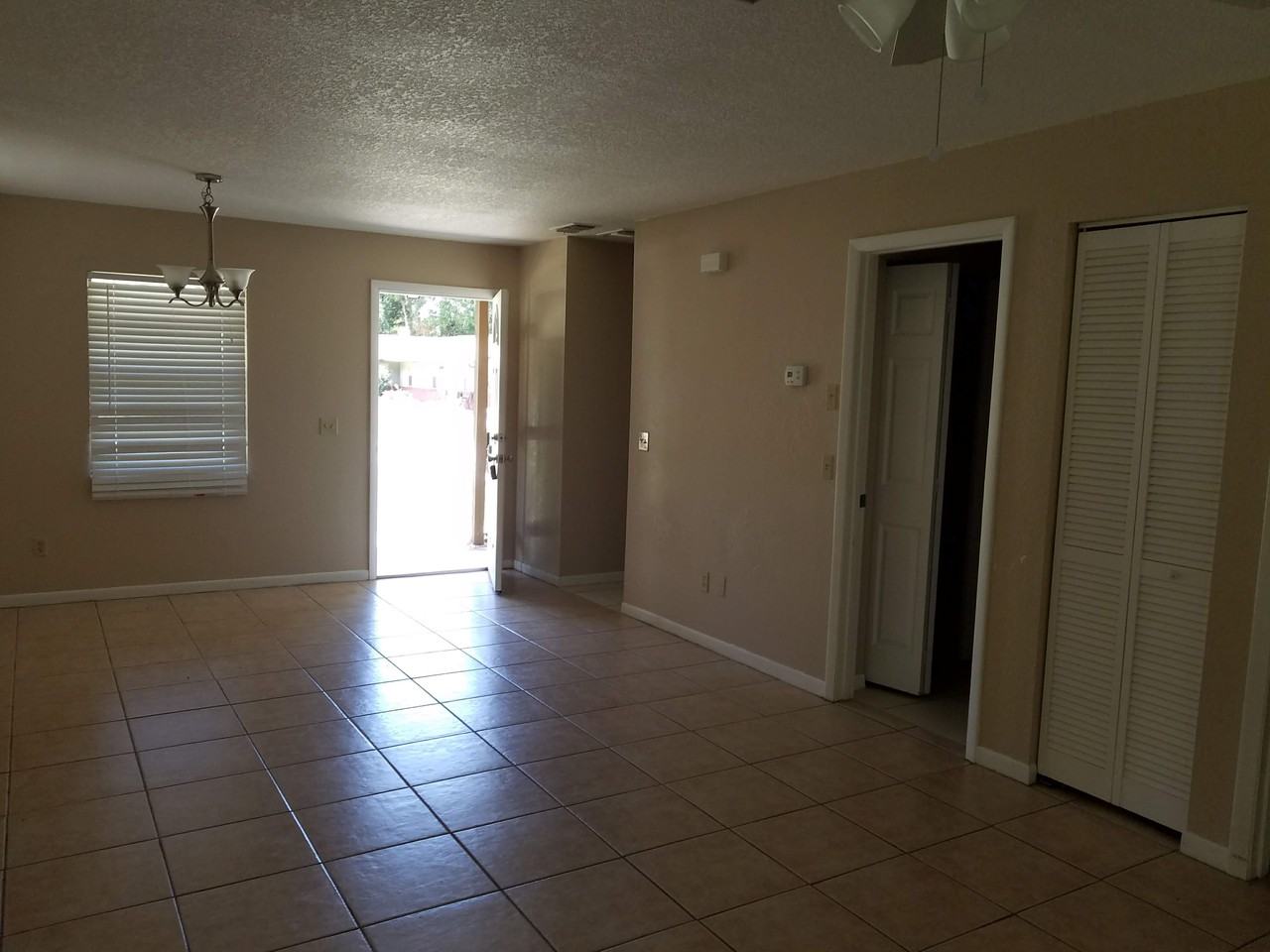 10903 W Gem St - Photo 3 of 7