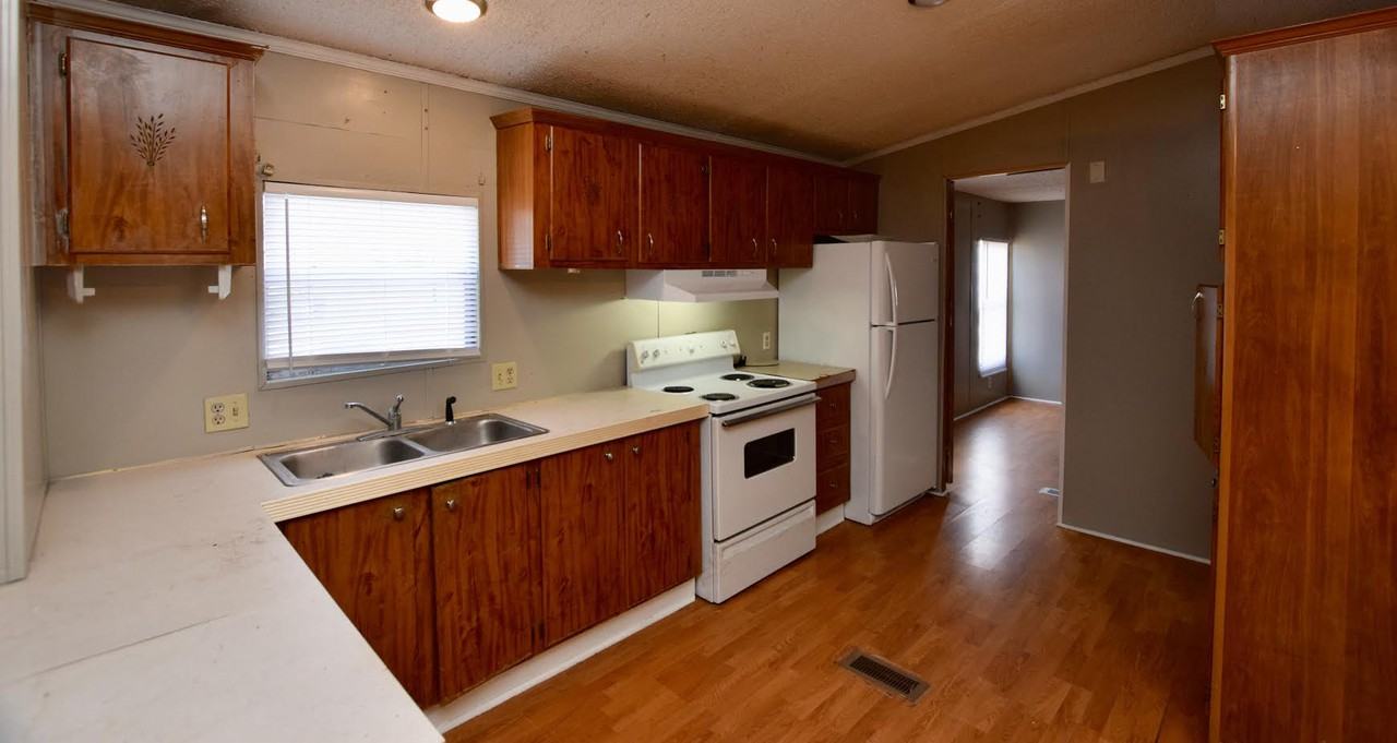 2312 Tuna Ln - Photo 3 of 10