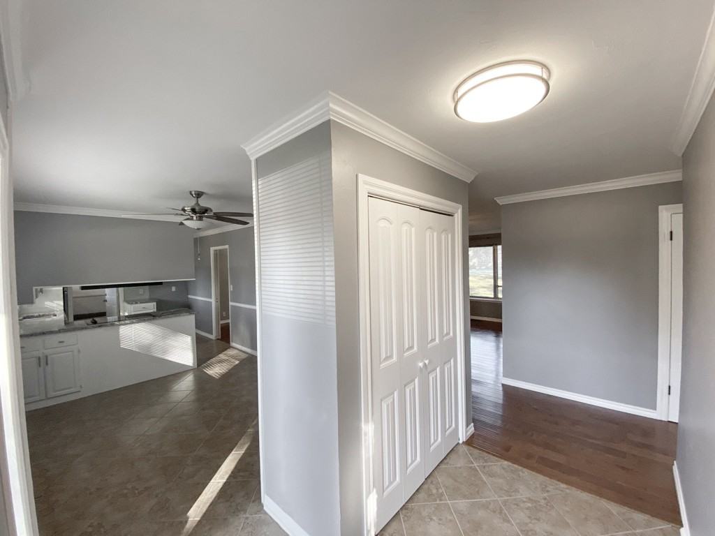 3715 E 51st Pl - Photo 3 of 14