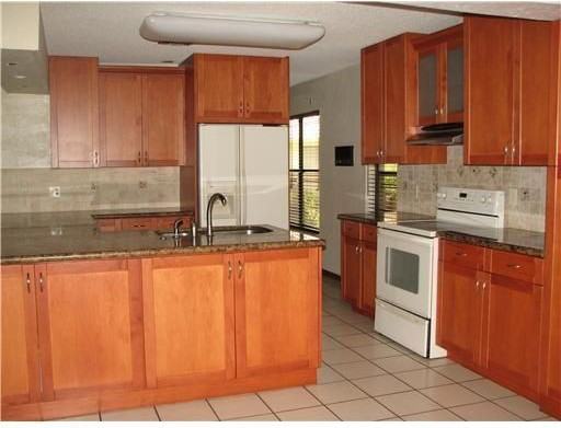 162 Nw 84th Way - Photo 3 of 9